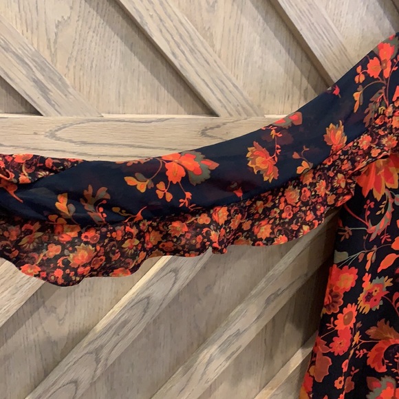 Loft Women’s Floral Blouse - Picture 5 of 5